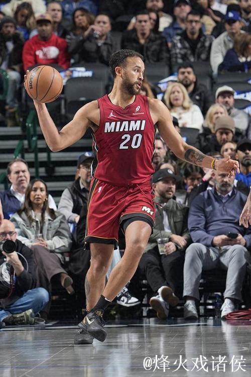 李凯尔投篮4中0得到0分1篮板2助攻,正负值全场最低-20 李凯尔投篮4中0得到0分1篮板2助攻,正负值全场最低-20