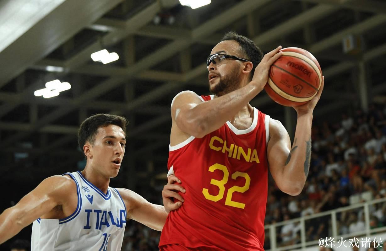 李凯尔投篮4中0得到0分1篮板2助攻,正负值全场最低-20 李凯尔投篮4中0得到0分1篮板2助攻,正负值全场最低-20